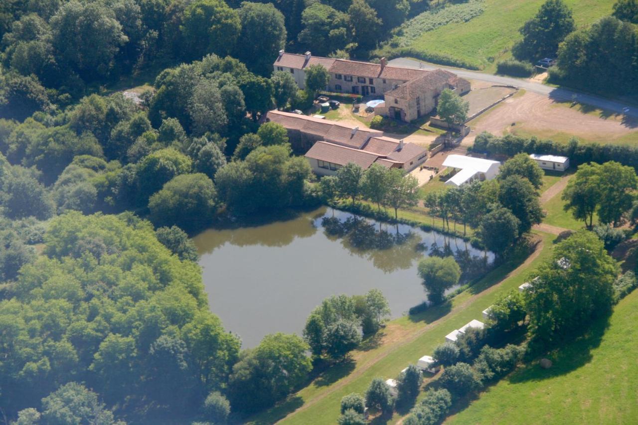 Logis De L'Aubonniere Hotel Chaille-sous-les-Ormeaux Exterior photo